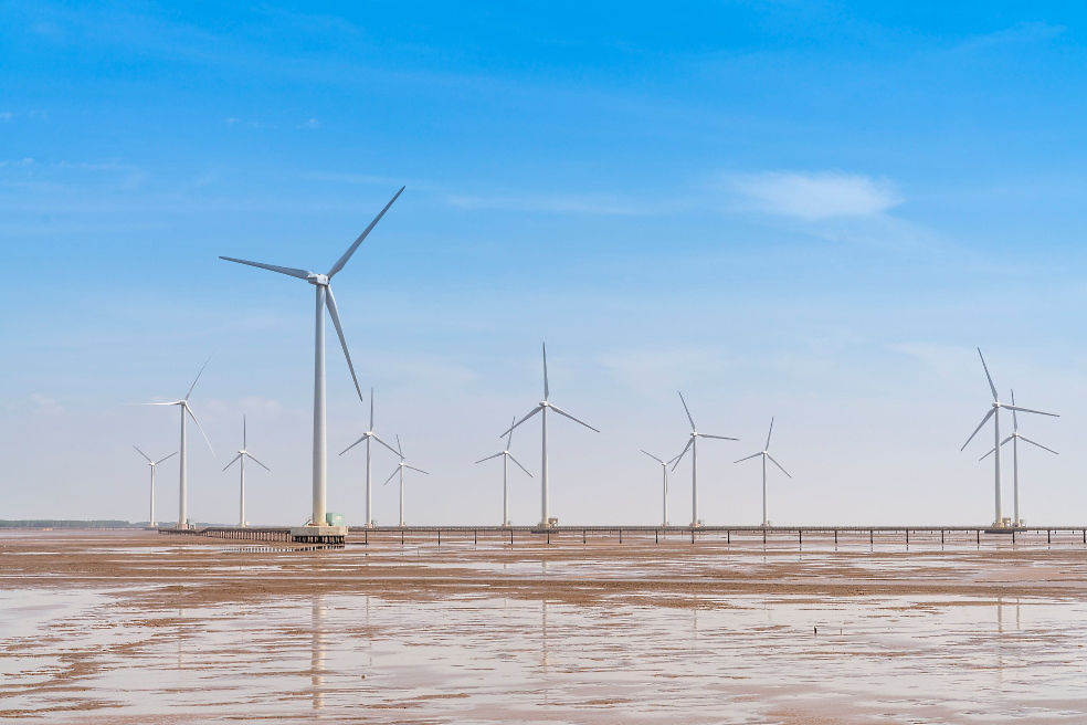 The engineering company SI offers a full range of services in the design, construction, modernization, maintenance and repair of wind farms anywhere in the world